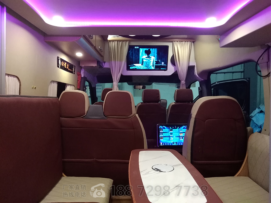 東風御風長軸高頂B型房車自動擋內飾2 東風御風長軸高頂B型房車自動擋內飾2