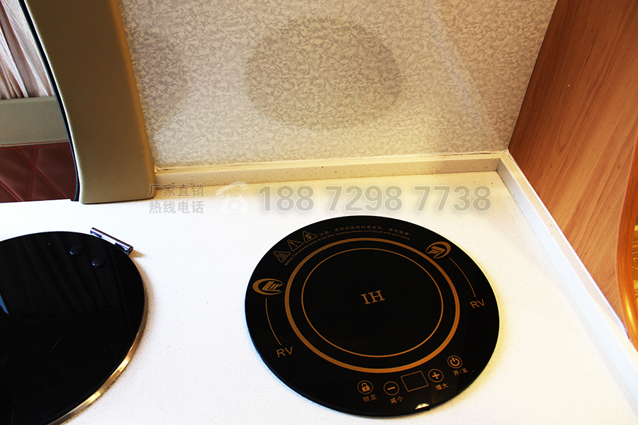 上汽大通V80長(zhǎng)軸高頂自動(dòng)擋房車(chē)12